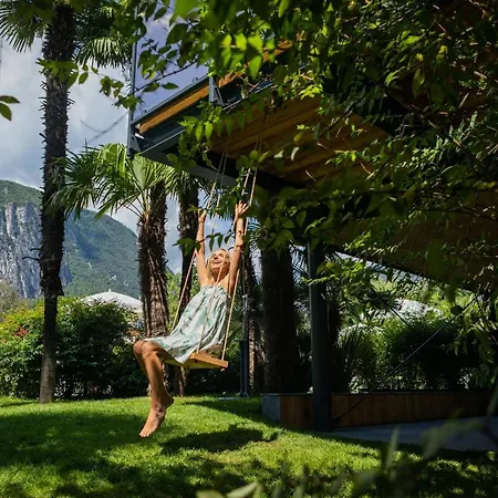 Treelodgy, The Tree House *